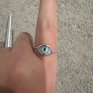 8.5 light blue cat eye ring